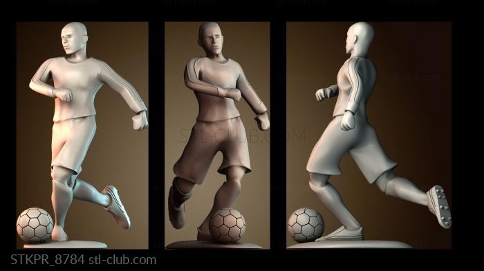 Футболист бьёт мяч