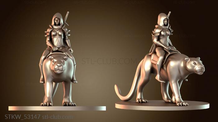 Military Женщина-рейнджер с копьём-пантерой